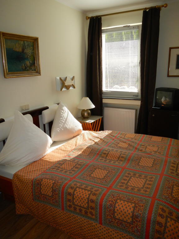 Hotel Villa Meererbusch メーアブッシュ エクステリア 写真
